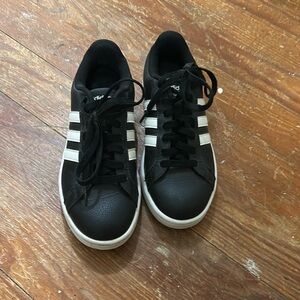 Women’s adidas cloud foam shoes 7